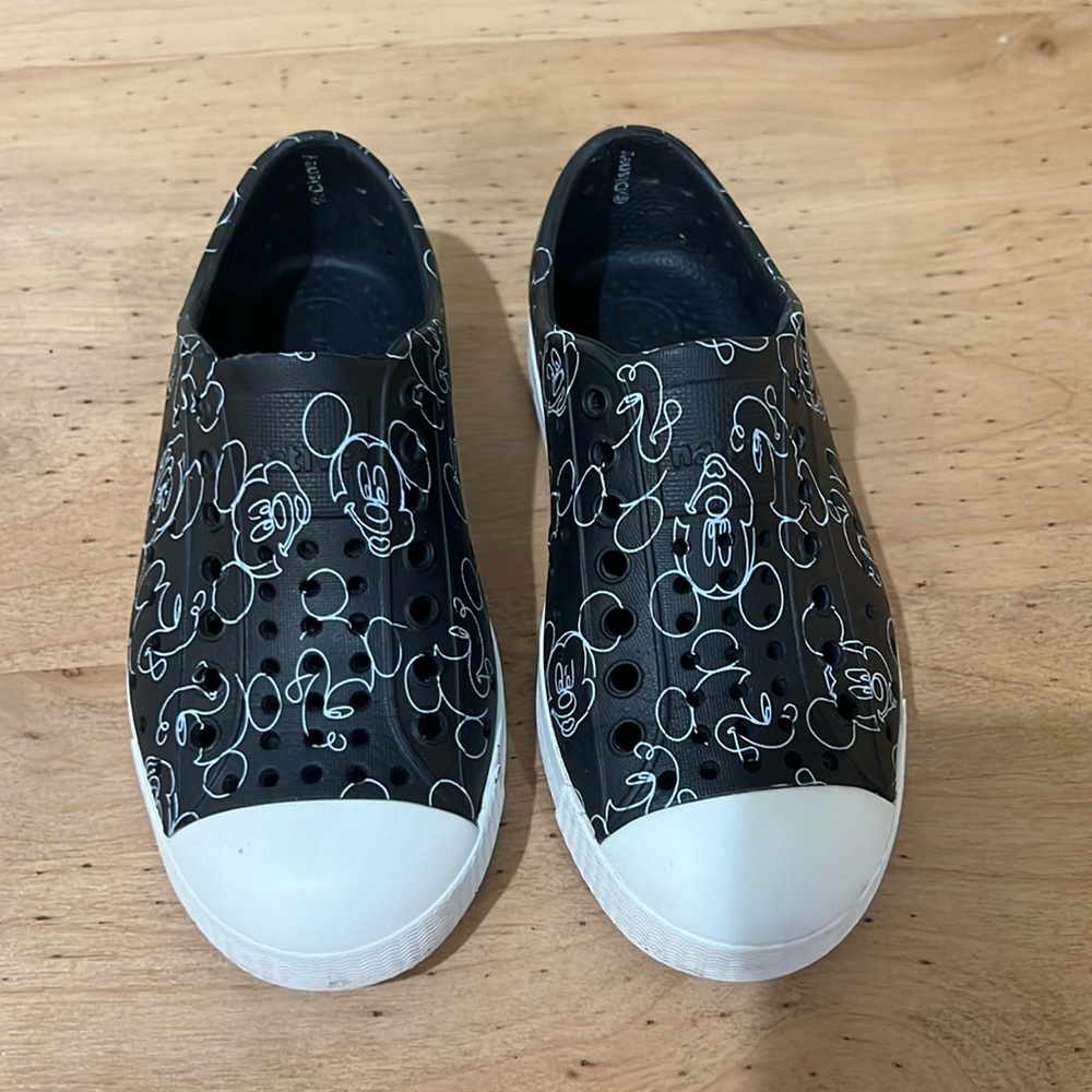Disney natives size 11